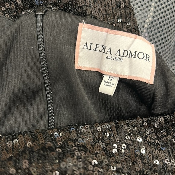 Taylor Swift Set Sequin skirt + A LOT GOING ON AT THE MOMENT Halloween Costume - Picture 9 of 10